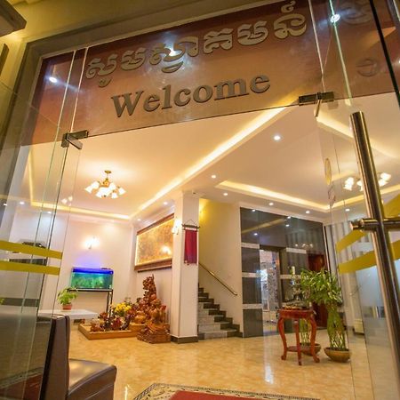 באטאמבנג Jasmine Hotel& Sky Bar מראה חיצוני תמונה