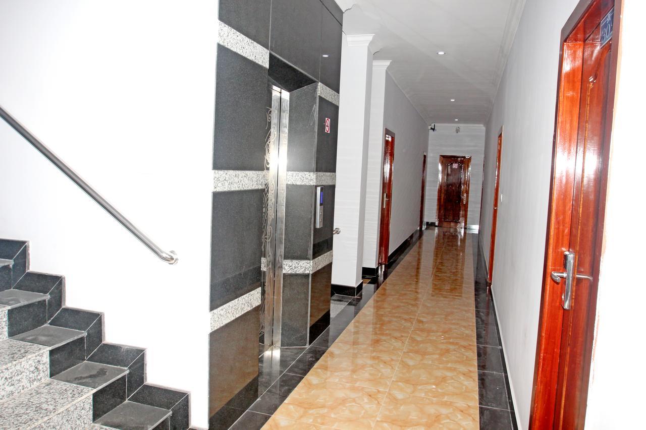 באטאמבנג Jasmine Hotel& Sky Bar מראה חיצוני תמונה