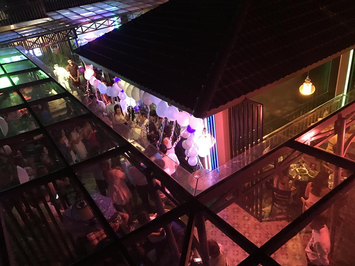 באטאמבנג Jasmine Hotel& Sky Bar מראה חיצוני תמונה