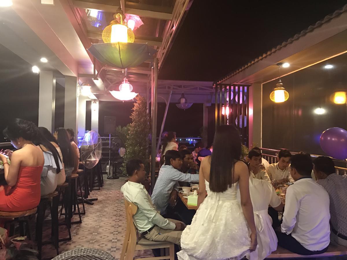 באטאמבנג Jasmine Hotel& Sky Bar מראה חיצוני תמונה
