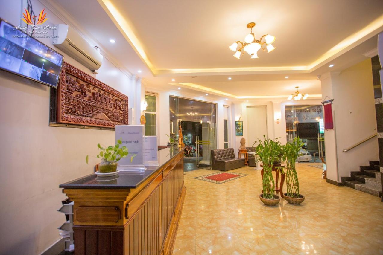 באטאמבנג Jasmine Hotel& Sky Bar מראה חיצוני תמונה