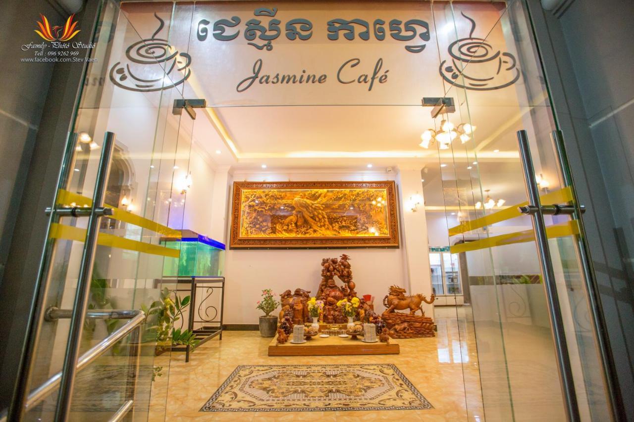 באטאמבנג Jasmine Hotel& Sky Bar מראה חיצוני תמונה